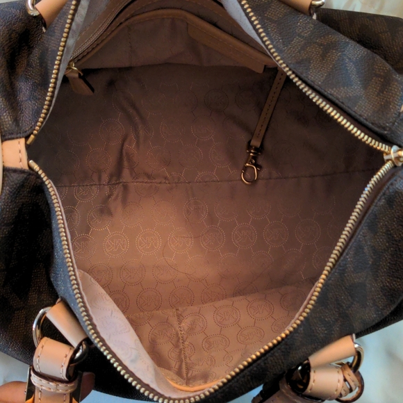 Brand New Michael Kors Purse - Picture 3 of 4